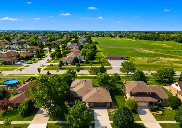Photo 3 of Single family home for sale at 8955 Linden Dr, Tinley Park, IL 60487 | MLS# 12710776 | Listing updated on 2026-10-04