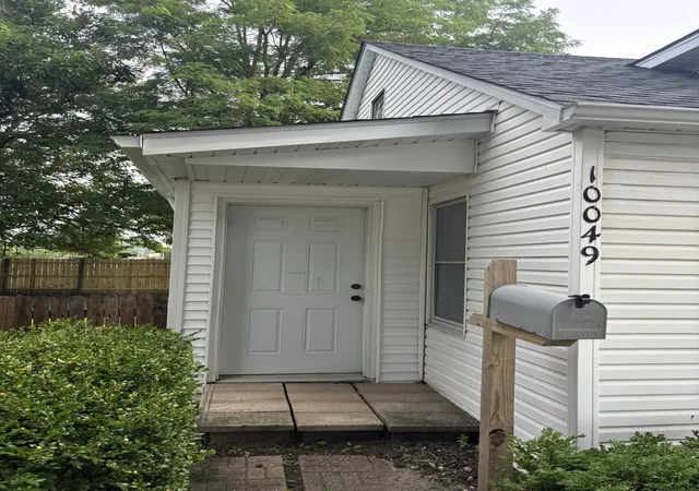 Photo 2 of Single family home for sale at 10049 Marion Ave, Oak Lawn, IL 60453 | MLS# 12710785 | Listing updated on 2026-09-14