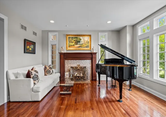 Photo 3 of Single family home for sale at 1690 Tallgrass Ln, Lake Forest, IL 60045 | MLS# 12710800 | Listing updated on 2026-08-26