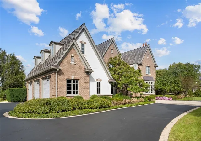 Photo 3 of Single family home for sale at 1690 Tallgrass Ln, Lake Forest, IL 60045 | MLS# 12710800 | Listing updated on 2026-10-07