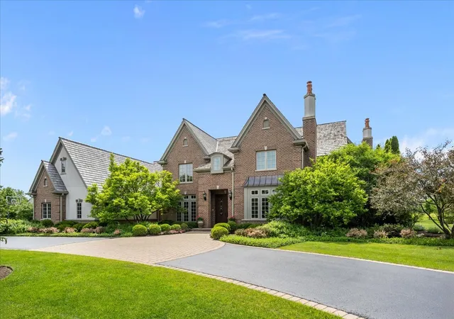 Photo 3 of Single family home for sale at 1690 Tallgrass Ln, Lake Forest, IL 60045 | MLS# 12710800 | Listing updated on 2026-10-07