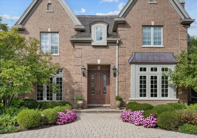 Photo 4 of Single family home for sale at 1690 Tallgrass Ln, Lake Forest, IL 60045 | MLS# 12710800 | Listing updated on 2026-10-07