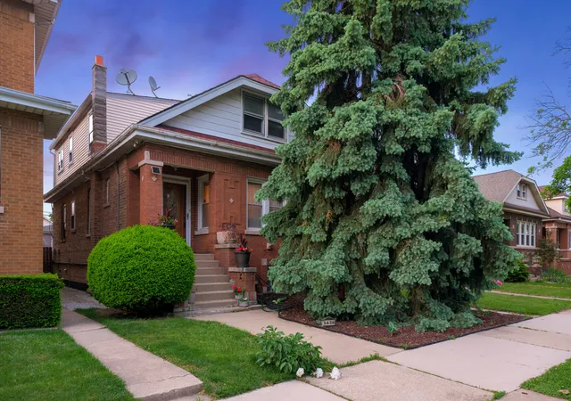 Photo 1 of Single family home for sale at 5438 W Melrose St, Chicago, IL 60641 | MLS# 12710808 | Listing updated on 2026-07-26