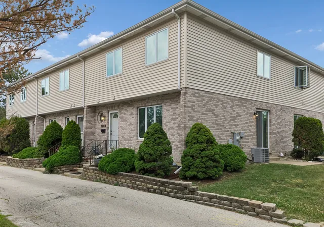 2nd image of 4241 Lindenwood Dr #A, Matteson, IL 60443 | MLS# 12710818