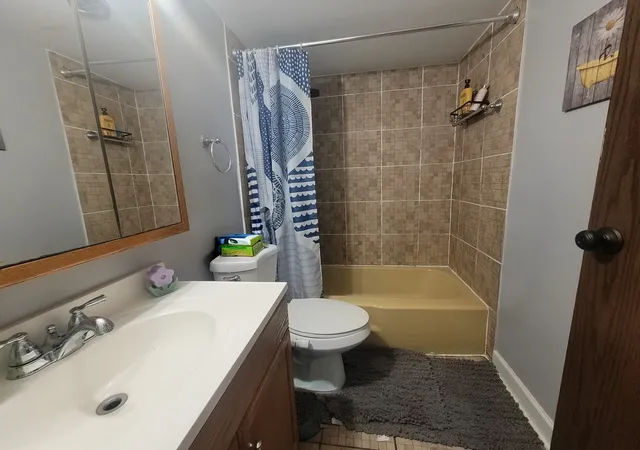 Listing Photo 2 - Condo for sale in building located at 12825 S Kenneth Ave, Alsip, IL 60803 - Unit #D2
