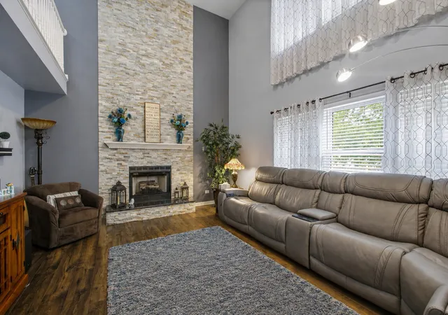 Photo 3 of Single family home for sale at 1904 Maple Glen Dr, Plainfield, IL 60586 | MLS# 12710901 | Listing updated on 2026-10-03