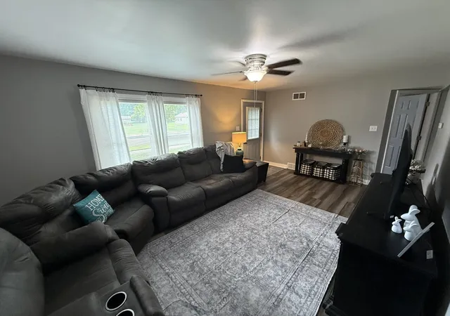 Photo 2 of Single family home for sale at 315 N Division St, Braidwood, IL 60408 | MLS# 12710931 | Listing updated on 2026-08-17