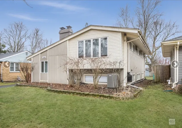 Single family home for sale at 204 Anna St, North Aurora, IL 60542 | MLS# 12710999