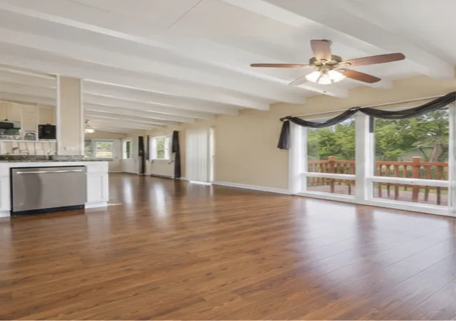 Photo 4 of Single family home for sale at 204 Anna St, North Aurora, IL 60542 | MLS# 12710999 | Listing updated on 2026-10-01