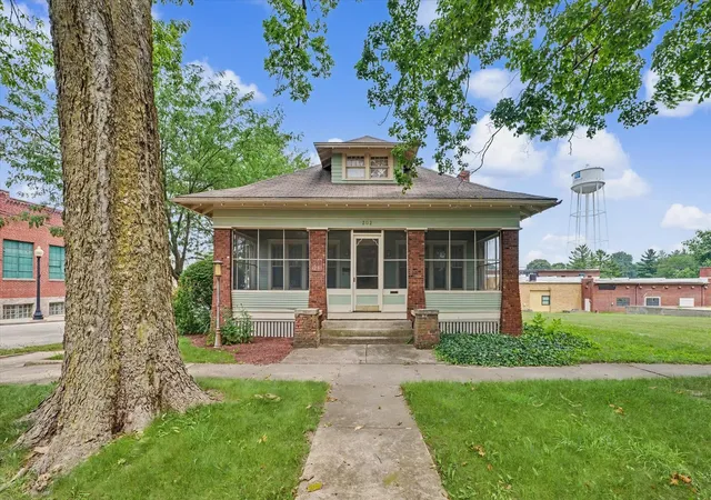 Photo 2 of Single family home for sale at 202 E Washington St, Monticello, IL 61856 | MLS# 12711090 | Listing updated on 2026-07-28