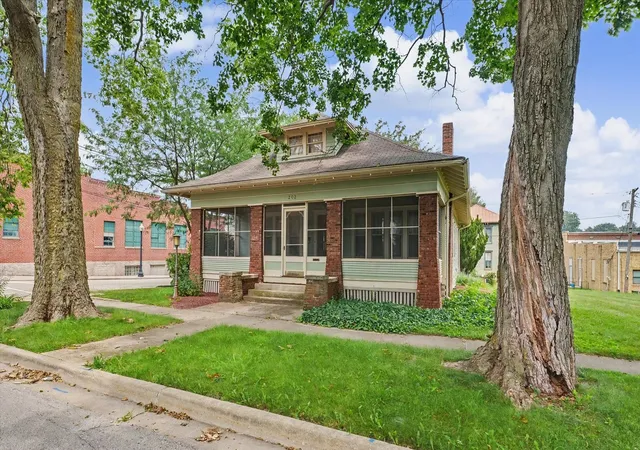 Photo 3 of Single family home for sale at 202 E Washington St, Monticello, IL 61856 | MLS# 12711090 | Listing updated on 2026-07-28