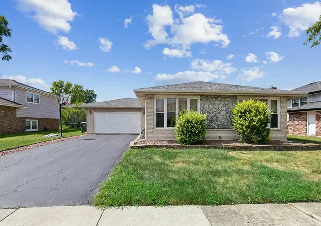 Photo 1 of Single family home for sale at 238 S Walnut St, Glenwood, IL 60425 | MLS# 12711115 | Listing updated on 2026-09-14