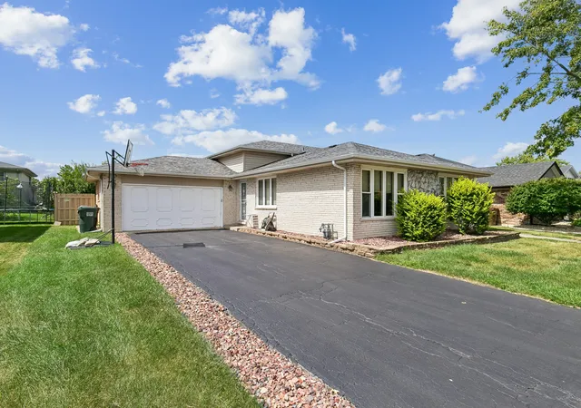 Photo 2 of Single family home for sale at 238 S Walnut St, Glenwood, IL 60425 | MLS# 12711115 | Listing updated on 2026-09-14