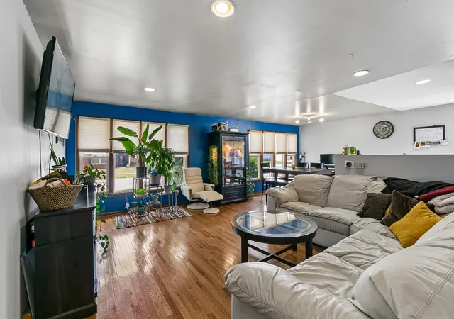 Photo 3 of Single family home for sale at 238 S Walnut St, Glenwood, IL 60425 | MLS# 12711115 | Listing updated on 2026-09-14
