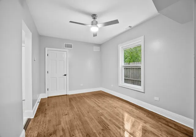 Photo 4 of Single family home for sale at 1429 E End Ave, Chicago Heights, IL 60411 | MLS# 12711128 | Listing updated on 2026-09-23