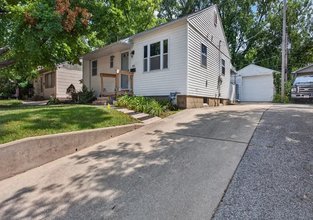 1st image of 1513 N Linden St, Bloomington, IL 61701 | MLS# 12711162
