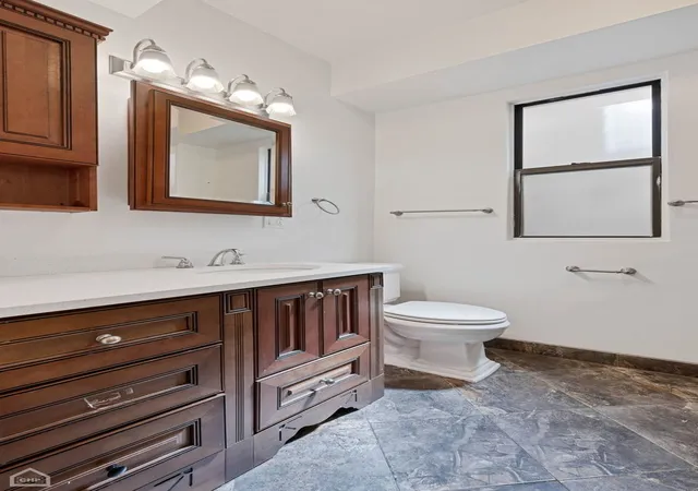 17th image of 438 E 45th Pl, Chicago, IL 60653 | MLS# 12711183