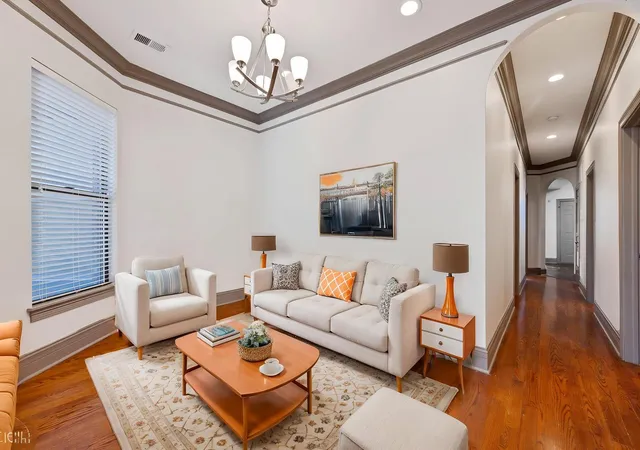 Listing Photo 5 - Condo for sale in building located at 438 E 45th Pl, Chicago, IL 60653