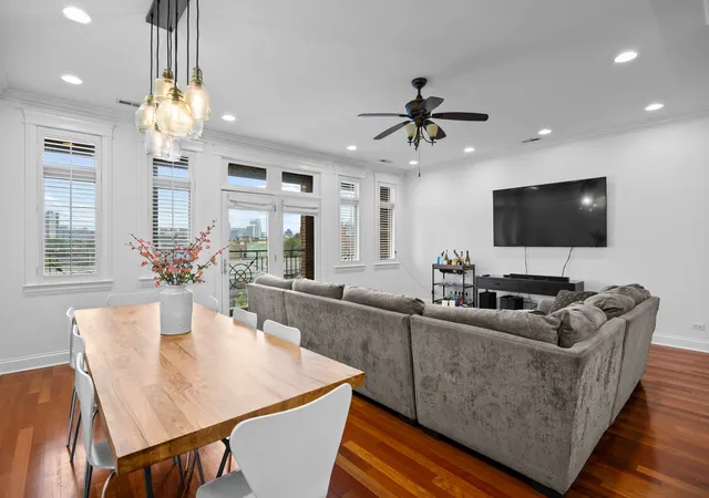 3rd image of 3414 N Sheffield Ave, Chicago, IL 60657