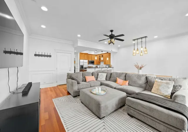 4th image of 3414 N Sheffield Ave, Chicago, IL 60657