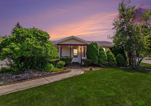 Photo 1 of Single family home for sale at 2529 Lippizan Ln, Grayslake, IL 60030 | MLS# 12711190 | Listing updated on 2026-07-29