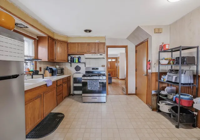 5th image of 2408 Spruce St, River Grove, IL 60171 | MLS# 12711216