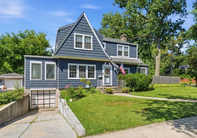 Photo 2 of Single family home for sale at 1249 Maple Ave, Downers Grove, IL 60515 | MLS# 12711221 | Listing updated on 2026-08-31