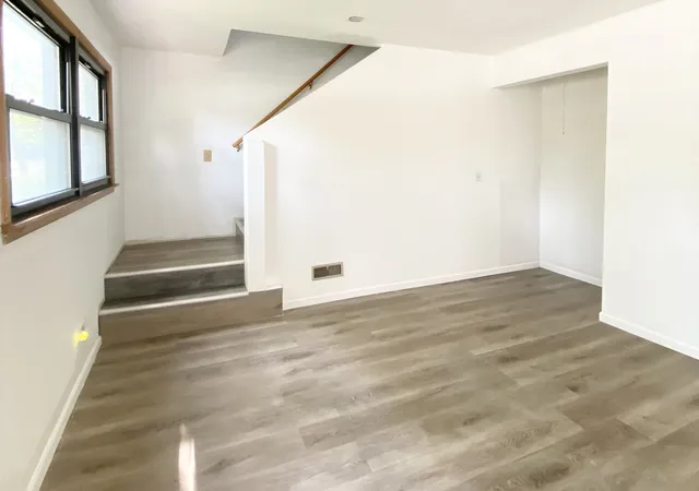Photo 3 of Single family home for sale at 1508 W Palm Dr, Mount Prospect, IL 60056 | MLS# 12711252 | Listing updated on 2026-08-30