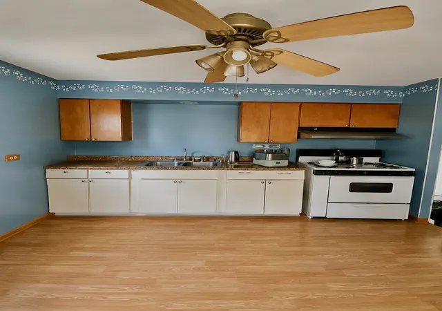 Photo 4 of Single family home for sale at 1508 W Palm Dr, Mount Prospect, IL 60056 | MLS# 12711252 | Listing updated on 2026-08-30