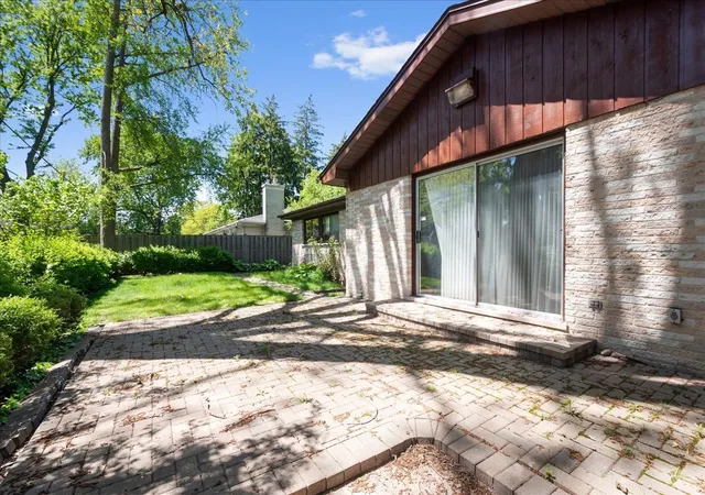 27th image of 2821 Covert Rd, Glenview, IL 60025 | MLS# 12711278