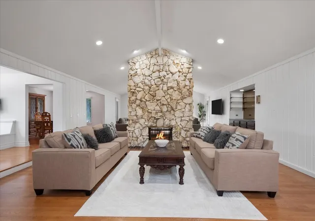 3rd image of 2821 Covert Rd, Glenview, IL 60025 | MLS# 12711278