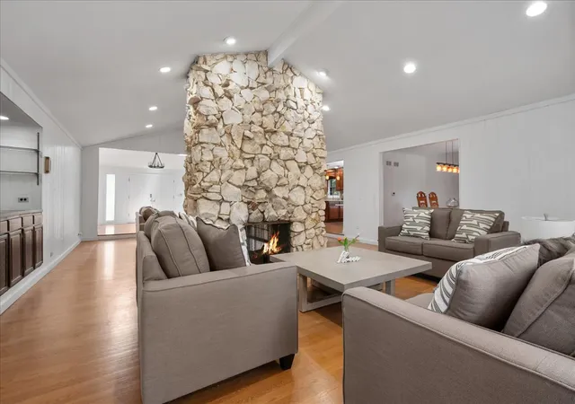 5th image of 2821 Covert Rd, Glenview, IL 60025 | MLS# 12711278