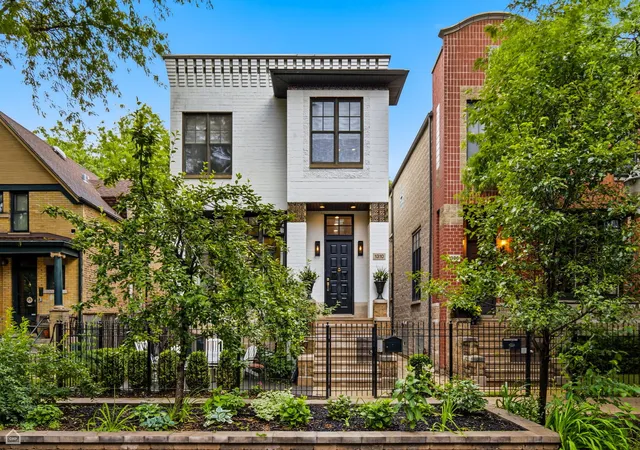 1st image of 1310 W Roscoe St, Chicago, IL 60657 | MLS# 12711301