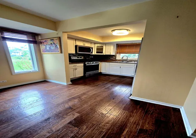 Photo 3 of Townhouse for sale at 1010 Patricia Ln, Crete, IL 60417 | MLS# 12711307 | Listing updated on 2026-09-14