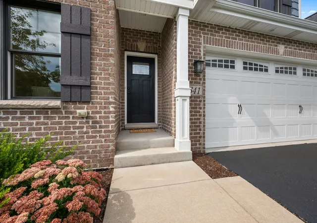 Photo 3 of Townhouse for sale at 641 Bourbon Ct, Naperville, IL 60565 | MLS# 12711317 | Listing updated on 2026-09-22