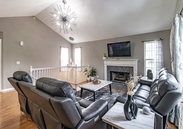 5th image of 1228 Orleans Dr, Mundelein, IL 60060 | MLS# 12711334
