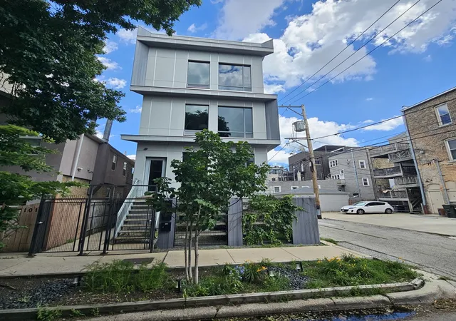 1st image of 1013 N Honore St #1, Chicago, IL 60622 | MLS# 12711335