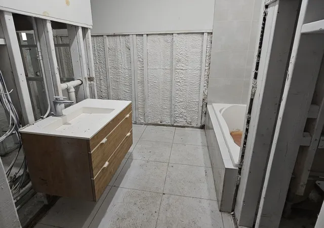2nd image of 1013 N Honore St, Chicago, IL 60622