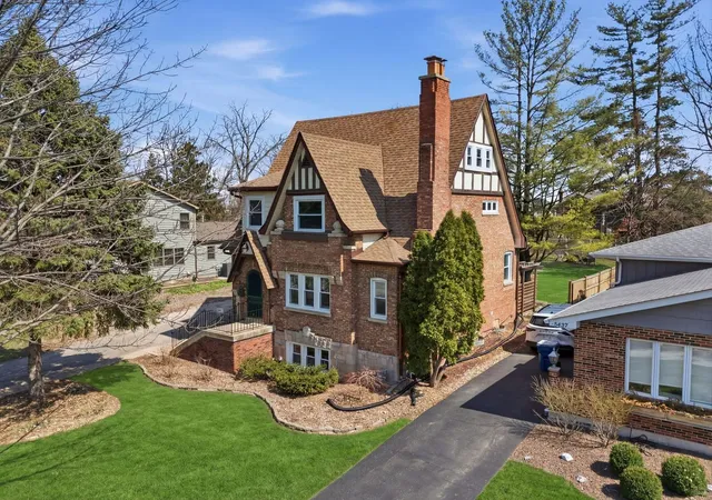 Photo 1 of Single family home for sale at 4425 Wilson Ave, Downers Grove, IL 60515 | MLS# 12711339 | Listing updated on 2026-07-29