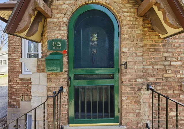 Photo 3 of Single family home for sale at 4425 Wilson Ave, Downers Grove, IL 60515 | MLS# 12711339 | Listing updated on 2026-07-29