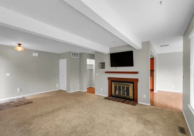 Listing Photo 4 - Condo for sale in building located at 2138 Harbortown Cir, Champaign, IL 61821 - Unit #2138