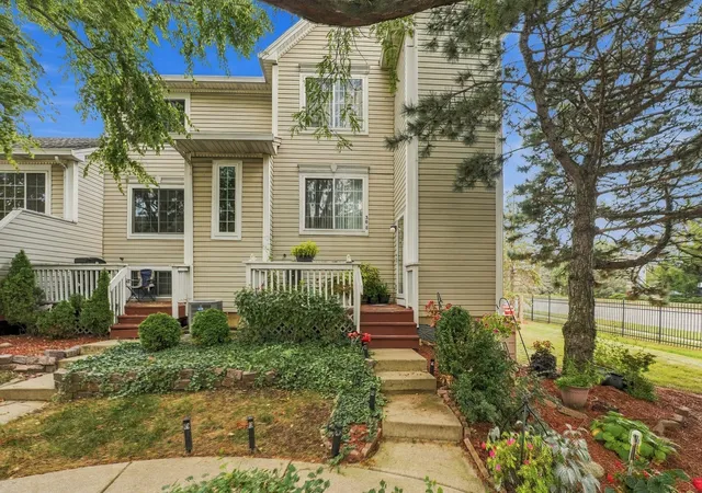 Photo 2 of Townhouse for sale at 308 Windcrest Ct #308, Bolingbrook, IL 60440 | MLS# 12711475 | Listing updated on 2026-10-02