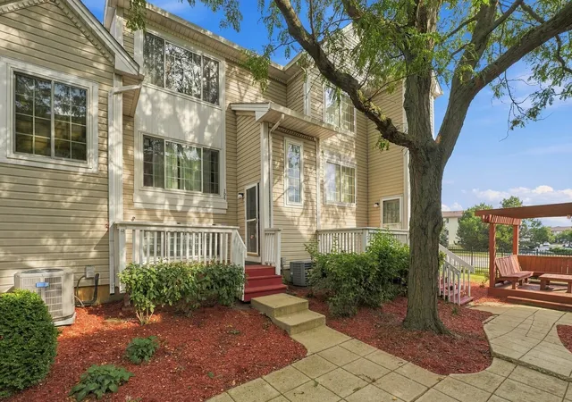Photo 3 of Townhouse for sale at 308 Windcrest Ct #308, Bolingbrook, IL 60440 | MLS# 12711475 | Listing updated on 2026-10-02