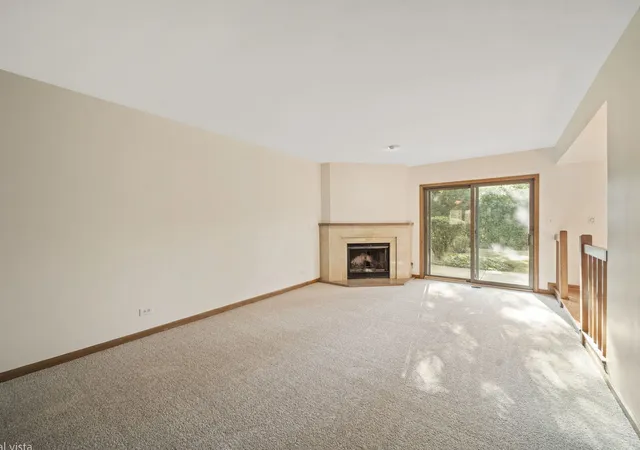Listing Photo 4 - Condo for sale in building located at 11103 Regency Dr, Westchester, IL 60154 - Unit #11103