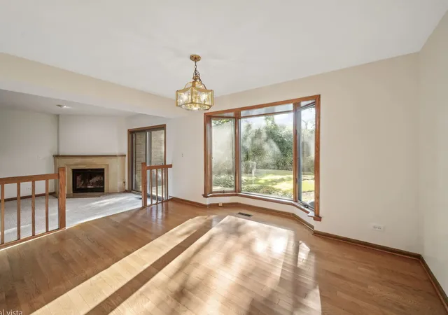 Listing Photo 5 - Condo for sale in building located at 11103 Regency Dr, Westchester, IL 60154 - Unit #11103