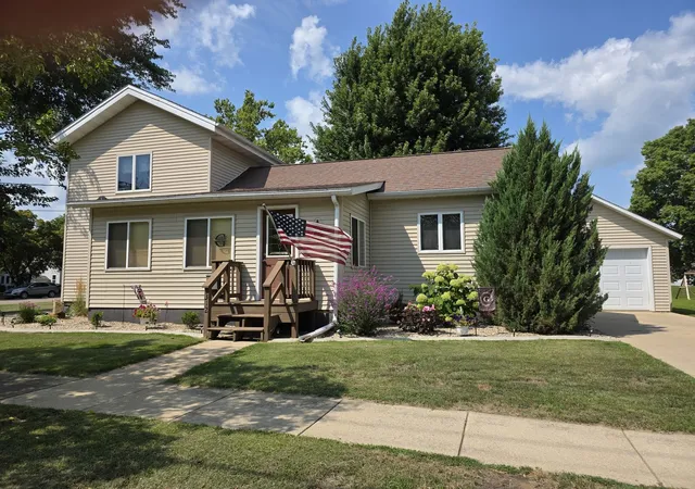 14th image of 312 W 6th St, Prophetstown, IL 61277 | MLS# 12711538