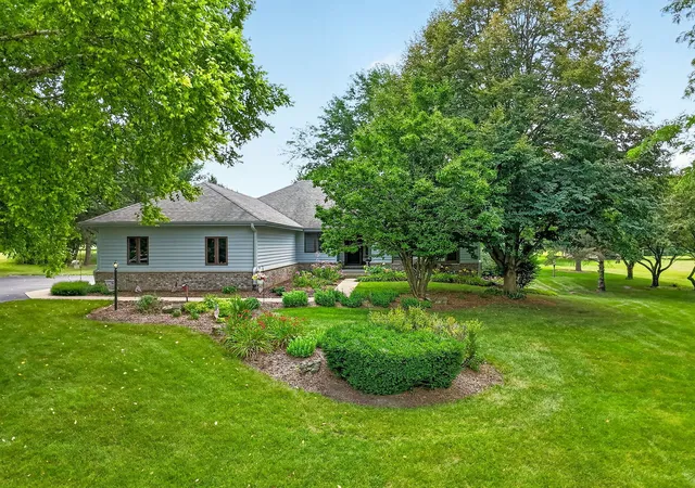 Photo 2 of Single family home for sale at 10293 E Hickory Ridge Dr, Rochelle, IL 61068 | MLS# 12711539 | Listing updated on 2026-09-02