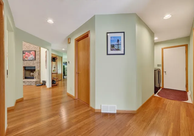 Photo 4 of Single family home for sale at 10293 E Hickory Ridge Dr, Rochelle, IL 61068 | MLS# 12711539 | Listing updated on 2026-09-02
