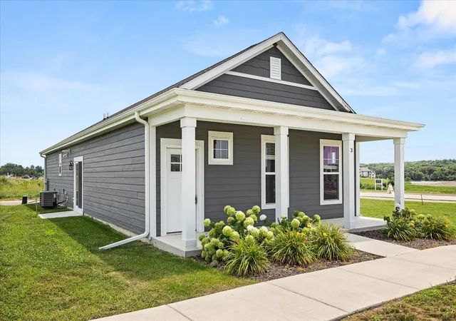 2nd image of 3 Dogwood Wy, Ottawa, IL 61350 | MLS# 12711562