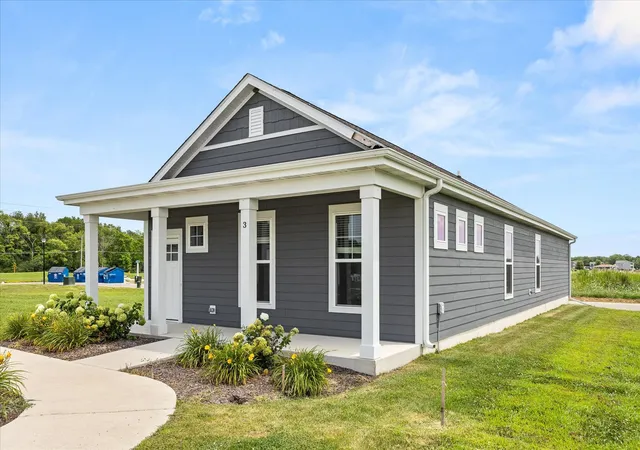 Photo 2 of Single family home for sale at 3 Dogwood Way, Ottawa, IL 61350 | MLS# 12711562 | Listing updated on 2026-08-30